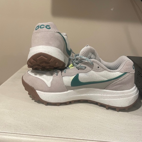 Nike ACG Lowcate 'Light Iron Ore Malachite' -Men's Size 5, Women's Size 6.5 - Picture 6 of 7